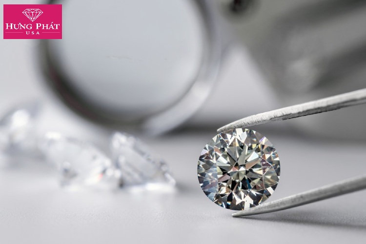 Các loại tạp chất nào có thể gây ảnh hưởng đến độ tinh khiết của kim cương VVS?
