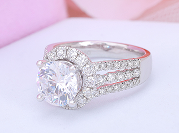 nhan-kim-cuong-tu-nhien-mau-dep-cho-nu