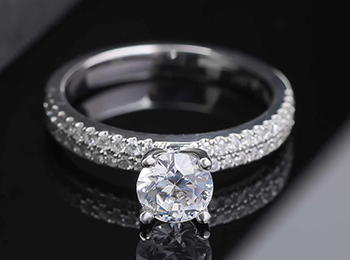 nhung-mau-nhan-kim-cuong-mat-tron-dep-sang-trong