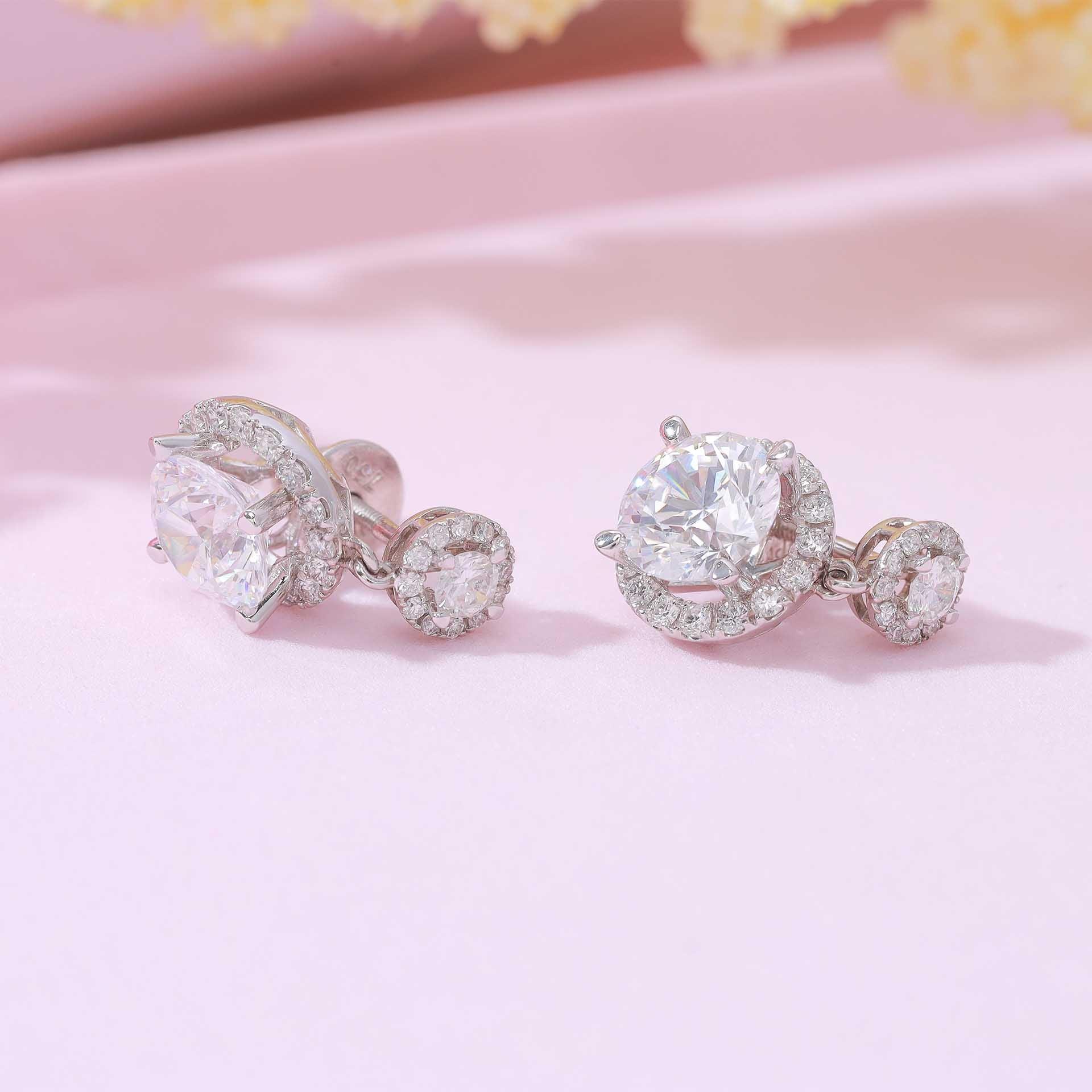 HungPhatUSA gợi ý 8 mẫu bông tai kim cương lộng lẫy cho mùa lễ hội