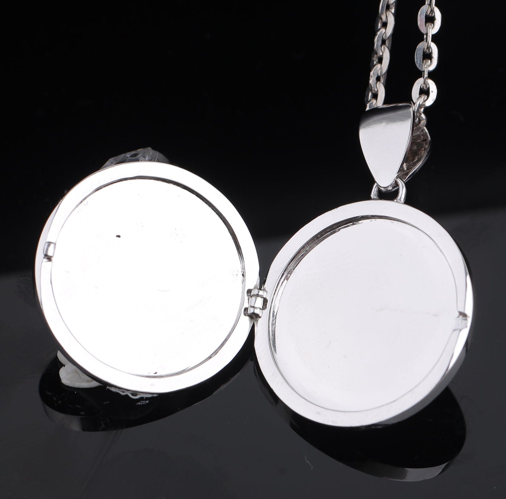 Mặt Dây Chuyền Vàng 18K P10997 - Hung Phat USA VN