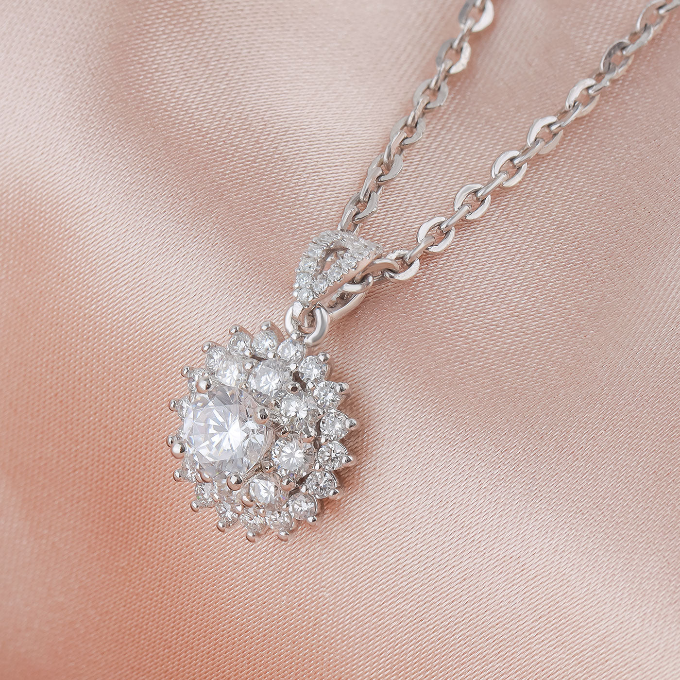 vo-mat-day-chuyen-kim-cuong-hungphatusa-P10485-2