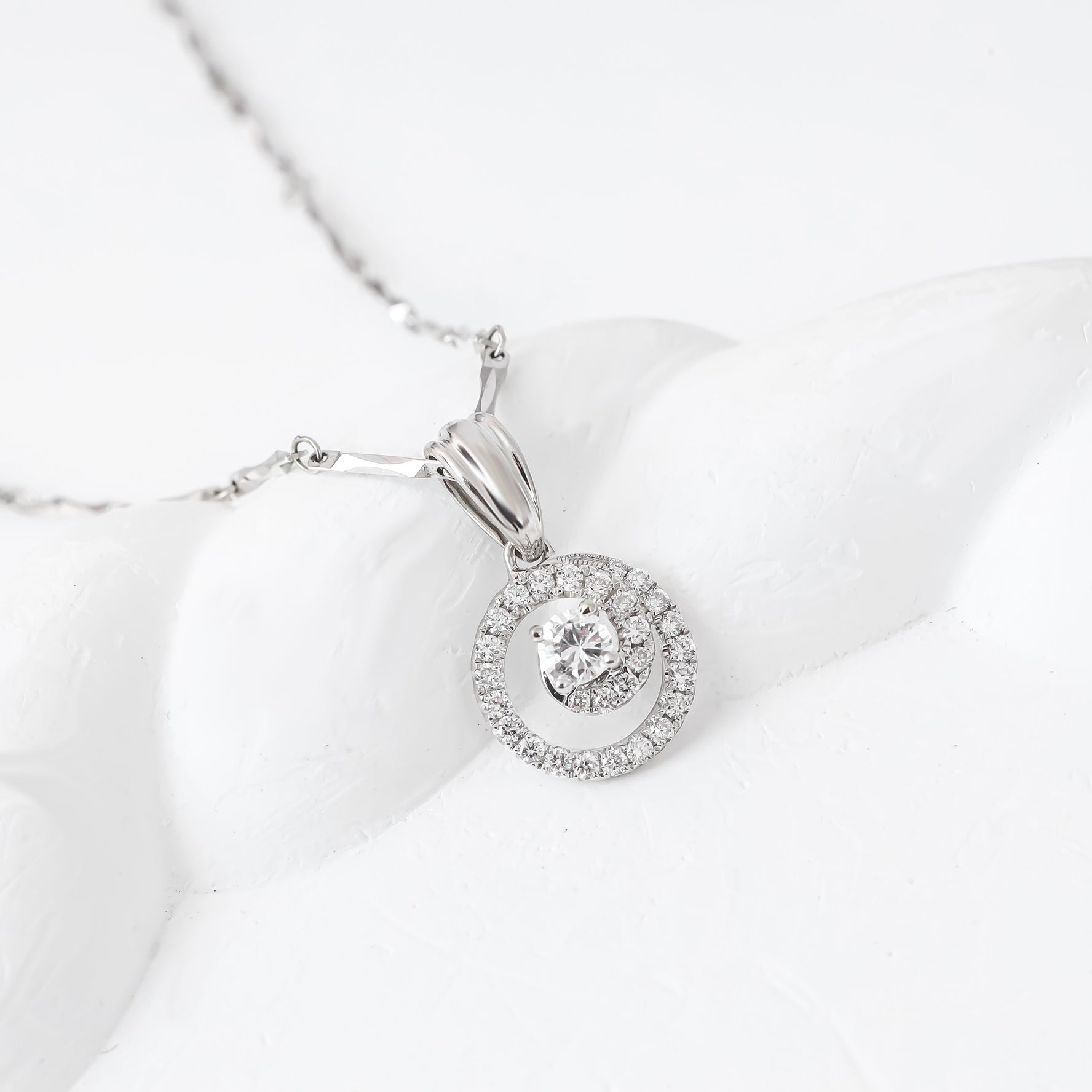 Vỏ Mặt Dây Chuyền Kim Cương UP00171