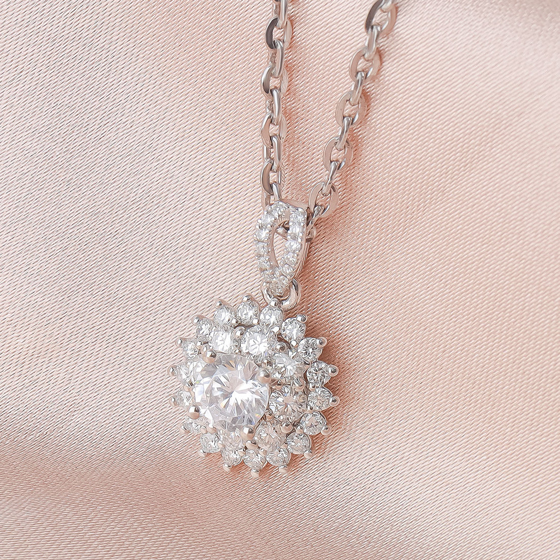 vo-mat-day-chuyen-kim-cuong-hungphatusa-P10485-3