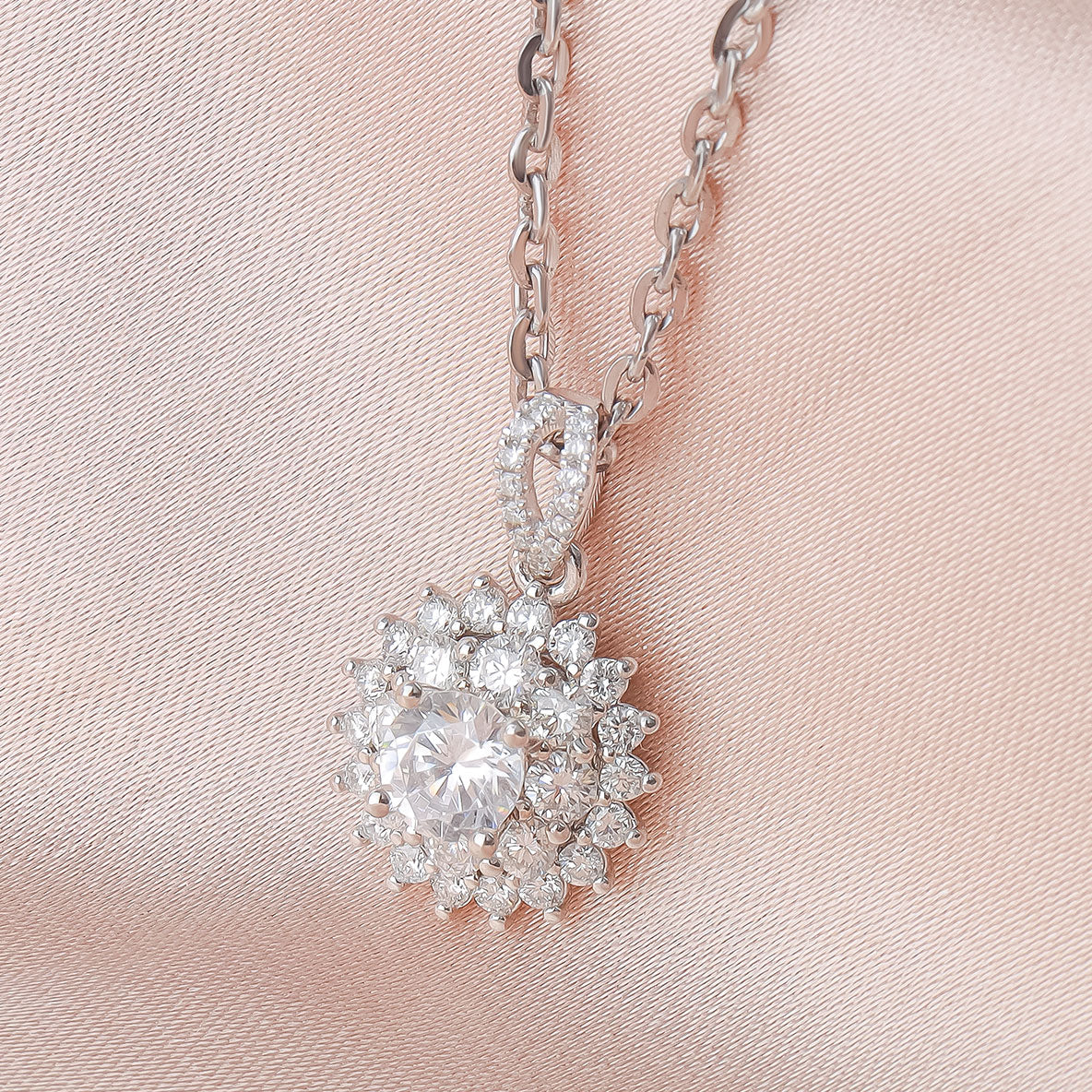 vo-mat-day-chuyen-kim-cuong-hungphatusa-P10485-3