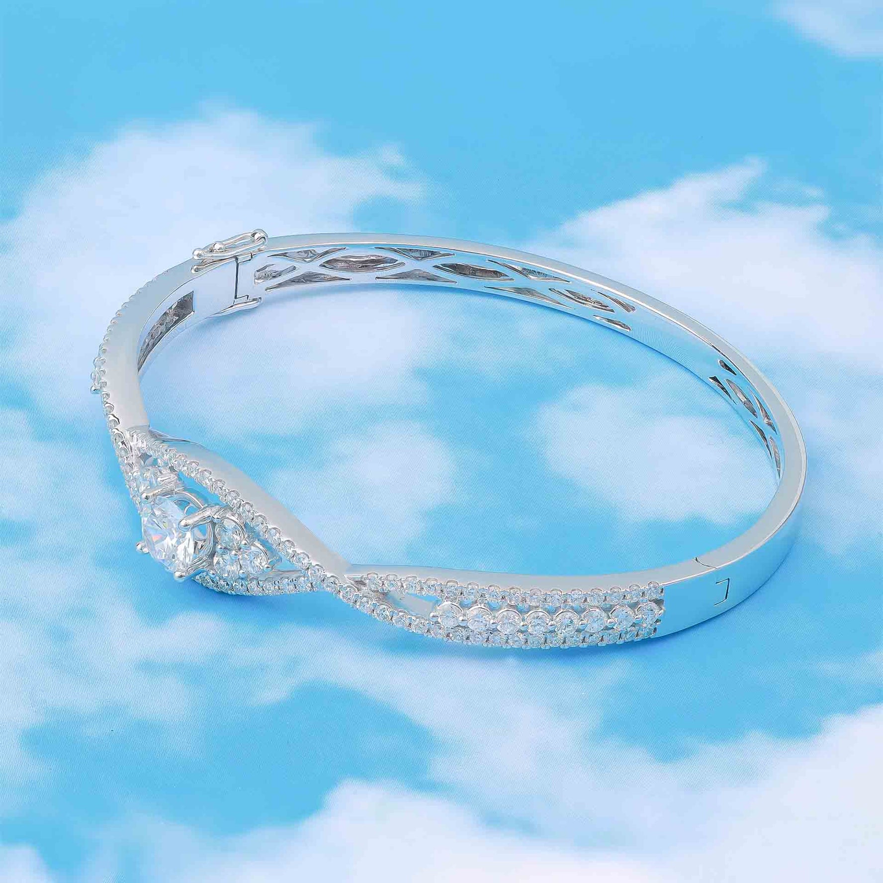 Vỏ Vòng Tay Kim Cương G10086